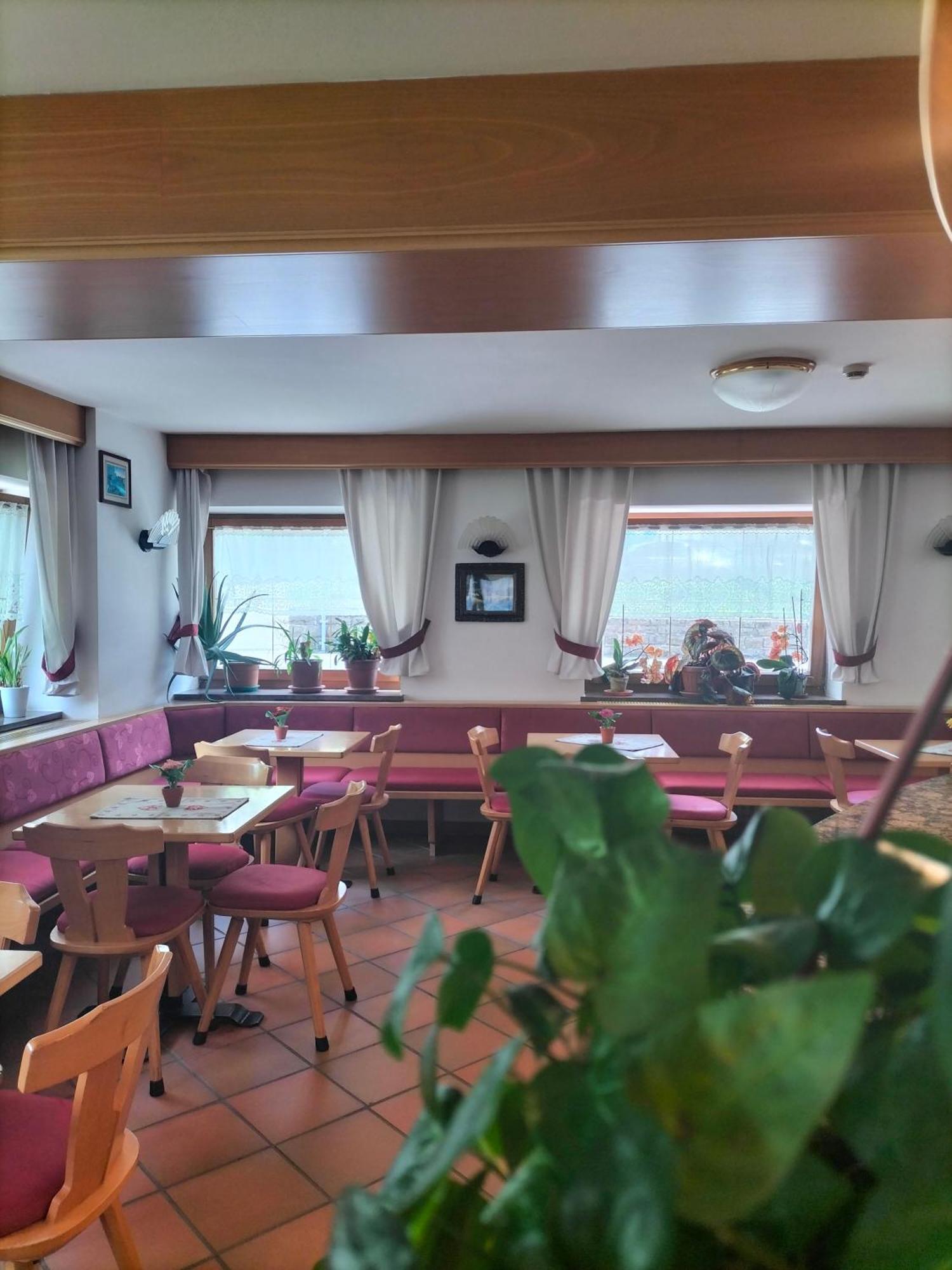 Hotel Vael วีโก ดี ฟาสซา ภายนอก รูปภาพ