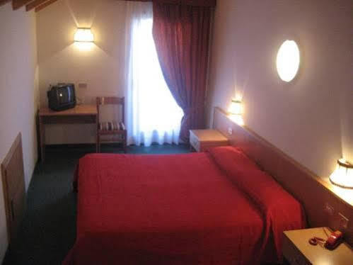 Hotel Vael วีโก ดี ฟาสซา ภายนอก รูปภาพ