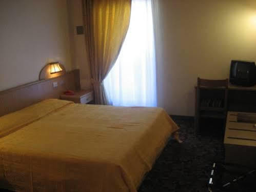 Hotel Vael วีโก ดี ฟาสซา ภายนอก รูปภาพ